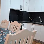 Luxury Apartment With Garage - Lejla