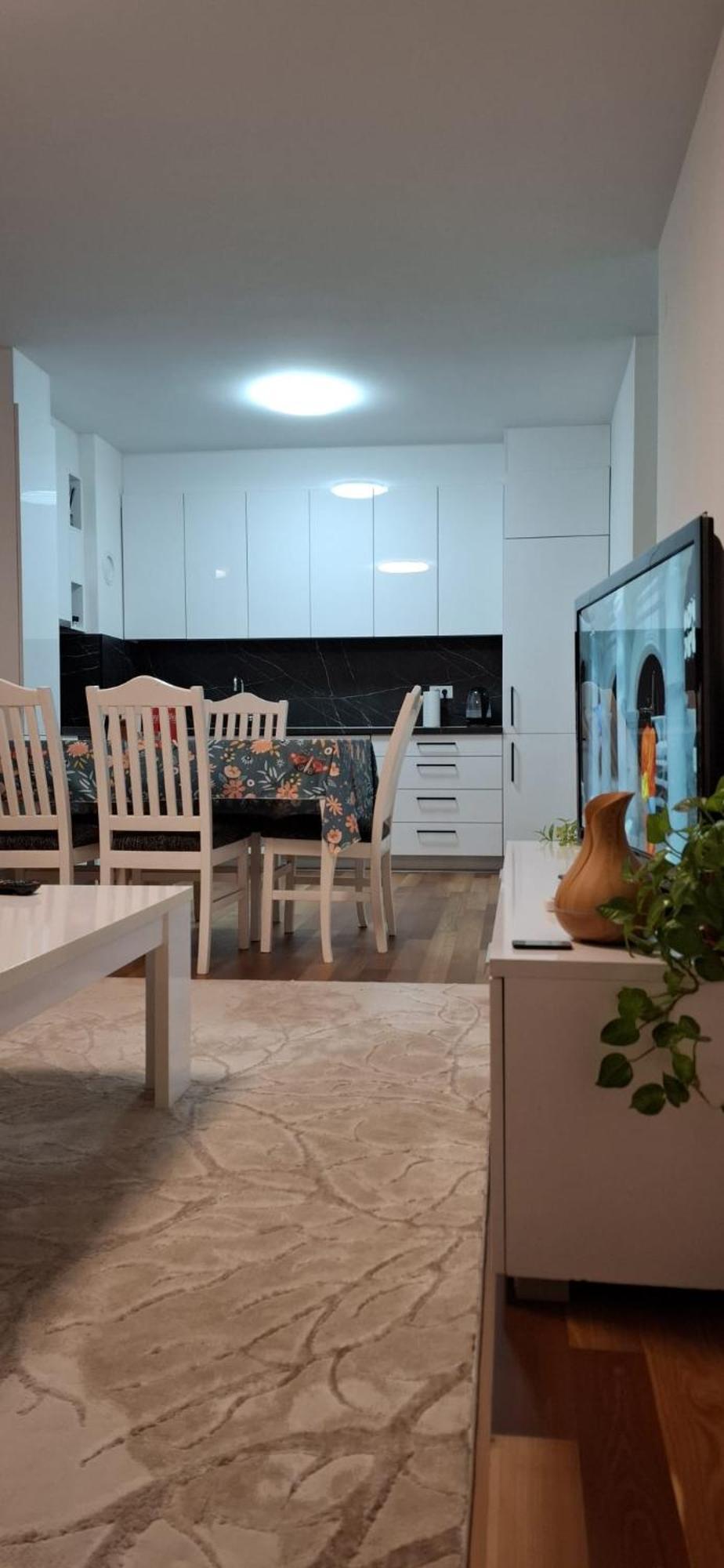 Apartment Luxury With Garage - Lejla Sarajevo